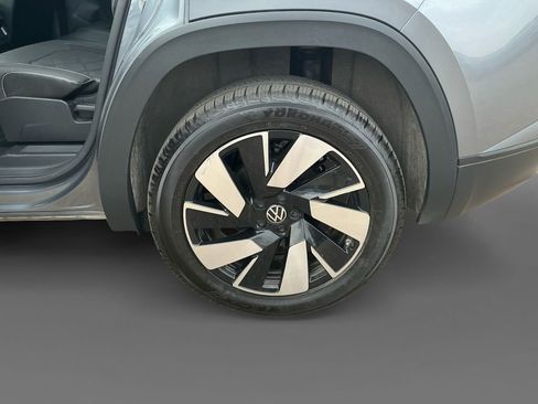 Used 2024 Volkswagen Atlas Cross Sport SE AWD/4WD image 14