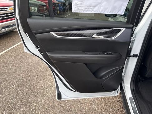Used 2025 Cadillac XT6 Premium Luxury AWD/4WD image 20
