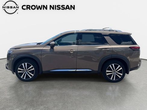 Certified 2024 Nissan Pathfinder Platinum w/ Cargo Package AWD/4WD image 4