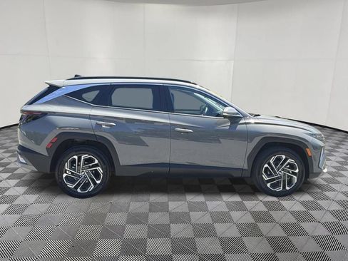 Used 2025 Hyundai Tucson Limited AWD/4WD image 6