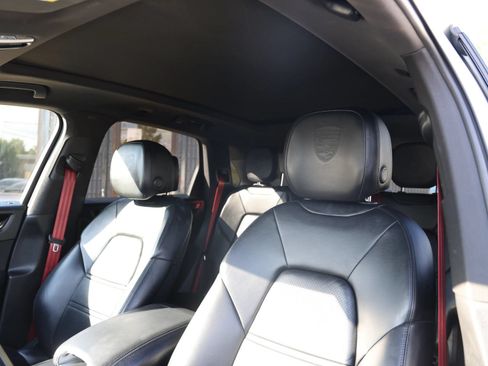 Used 2019 Porsche Cayenne AWD/4WD image 26
