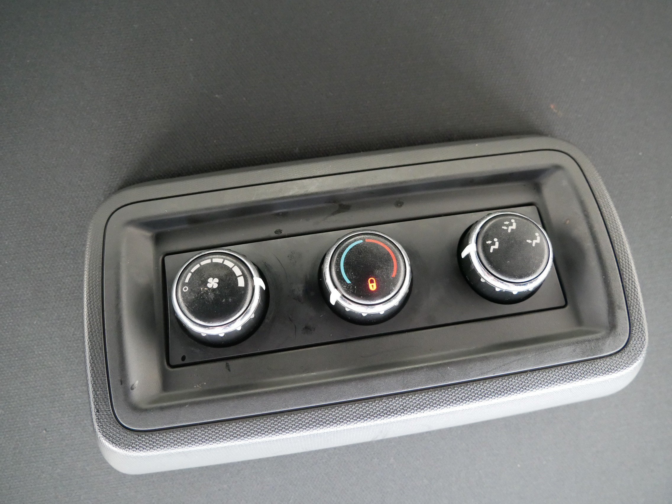 Used 2014 Dodge Grand Caravan SE FWD image 31