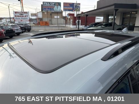 Used 2024 Cadillac XT6 Sport w/ Technology Package AWD/4WD image 11
