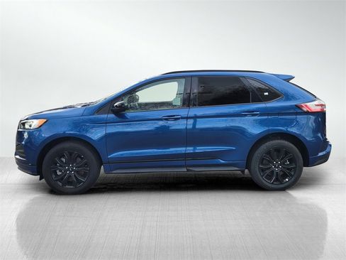 Used 2024 Ford Edge SE w/ Black Appearance Package image 7