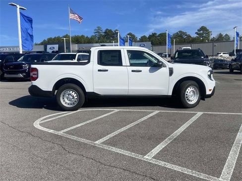 New 2025 Ford Maverick XL image 2