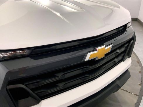 Used 2025 Chevrolet Colorado LT AWD/4WD image 28