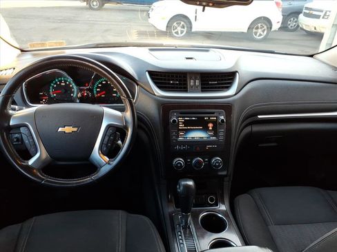 Used 2017 Chevrolet Traverse LT image 7