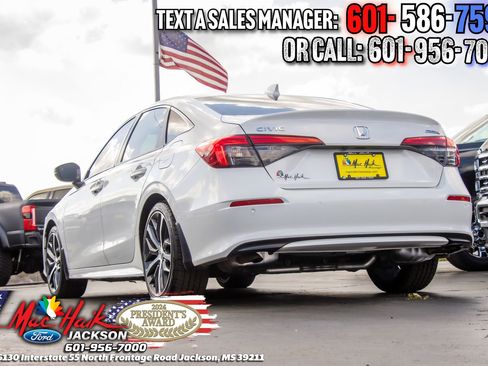 Used 2023 Honda Civic Touring image 5