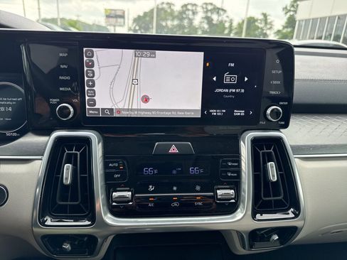 Certified 2023 Kia Sorento SX FWD image 21