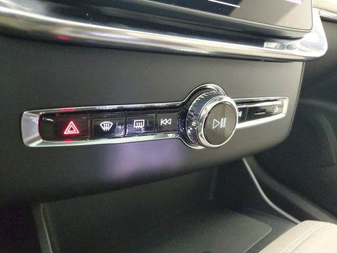Certified 2026 Volvo XC90 B6 Plus w/ Protection Package Premier AWD/4WD image 32