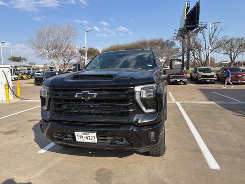 Certified 2024 Chevrolet Silverado 2500 LTZ w/ LTZ Plus Package image 21