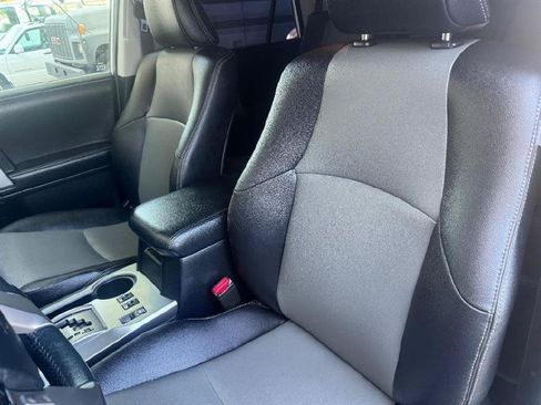 Used 2018 Toyota 4Runner SR5 Premium AWD/4WD image 29