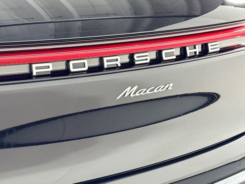 Certified 2025 Porsche Macan image 25