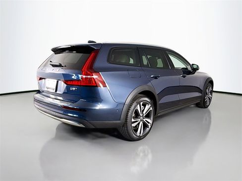 New 2026 Volvo V60 B5 Cross Country Plus w/ Climate Package image 7