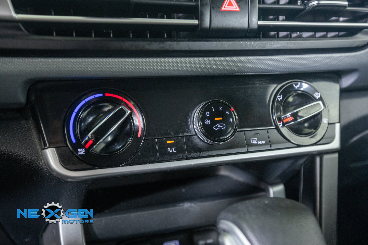 Used 2023 Kia Seltos LX AWD/4WD image 22