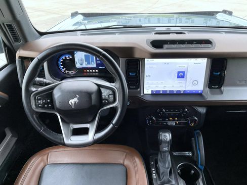 Used 2022 Ford Bronco Outer Banks w/ Sasquatch Package AWD/4WD image 14