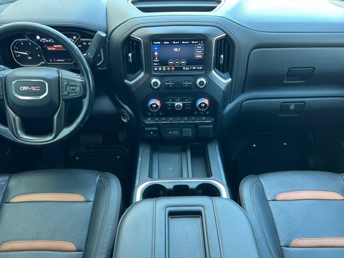 Used 2021 GMC Sierra 2500 AT4 w/ AT4 Premium Plus Package AWD/4WD image 10
