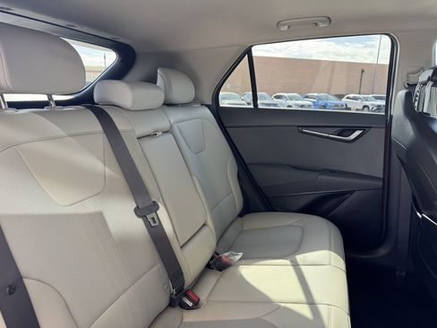 Used 2023 Kia Niro EX Touring image 39