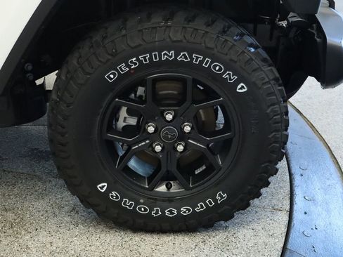 New 2026 Jeep Gladiator Sport AWD/4WD image 18