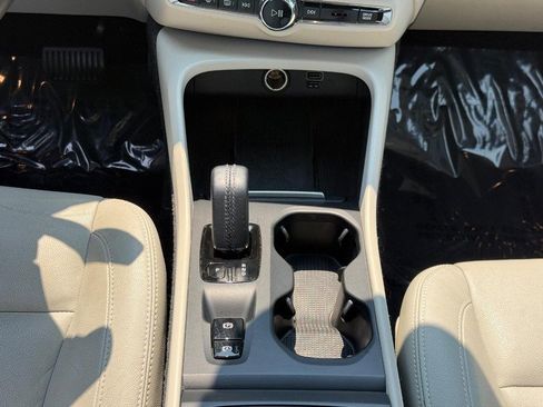 Used 2019 Volvo XC40 T5 Momentum AWD/4WD image 15