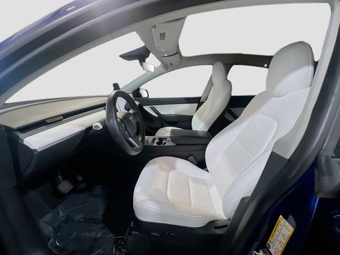 Used 2022 Tesla Model Y Long Range AWD/4WD image 15