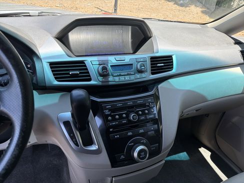 Used 2011 Honda Odyssey EX-L image 41