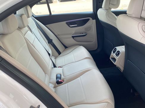 Used 2025 Mercedes-Benz C 300 4MATIC Sedan image 29