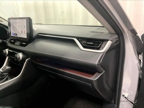 Used 2024 Toyota RAV4 Limited image 13