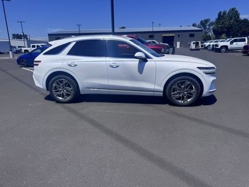 Used 2025 Genesis GV70 2.5T AWD/4WD image 4
