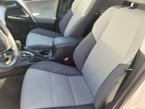Used 2014 Toyota RAV4 XLE image 8