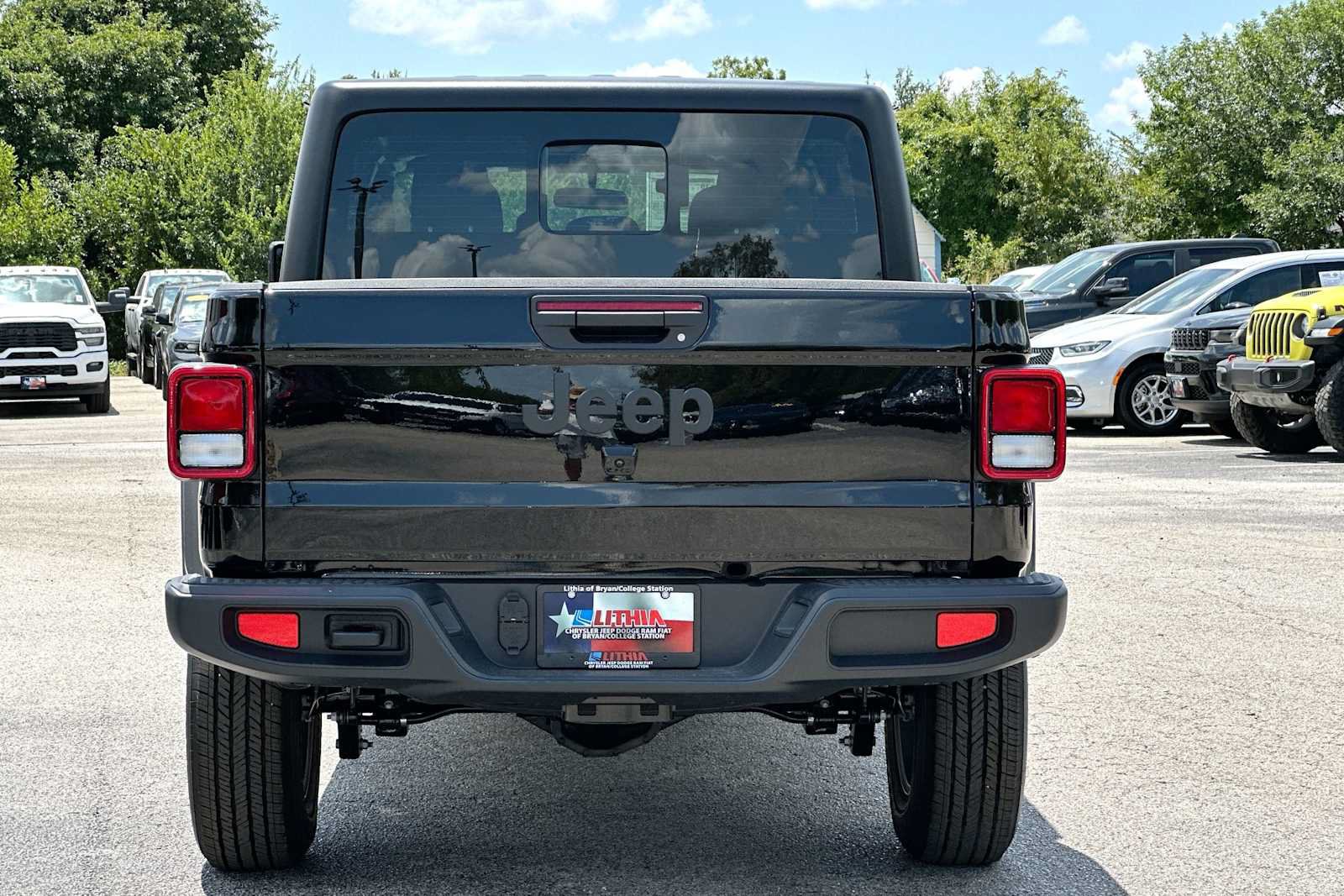 New 2026 Jeep Gladiator Sport AWD/4WD image 14