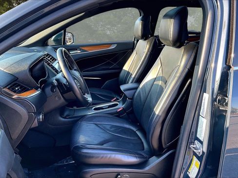 Used 2019 Lincoln MKC Reserve image 23