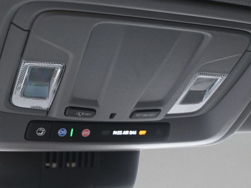 Used 2022 Chevrolet Silverado 1500 LT image 25