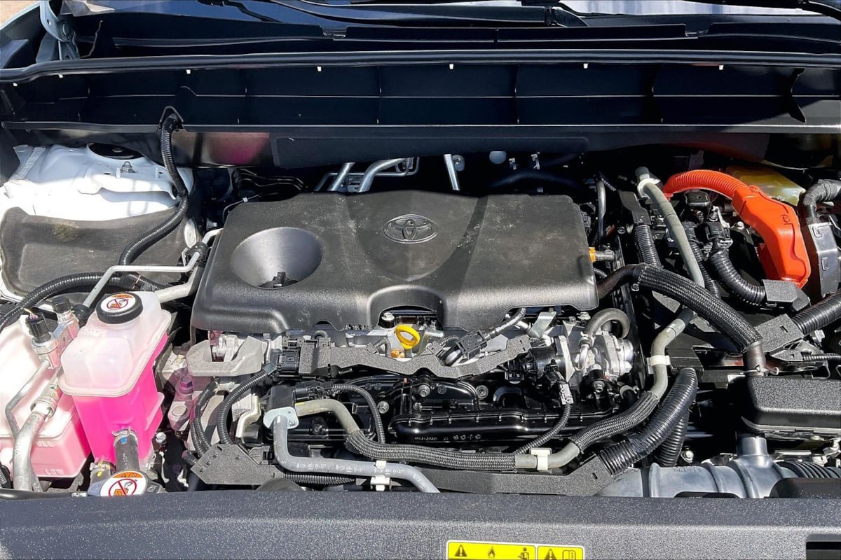 Used 2022 Toyota Highlander XLE AWD/4WD image 9