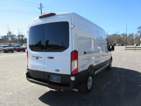 New 2026 Ford Transit 250 148 Medium Roof image 5
