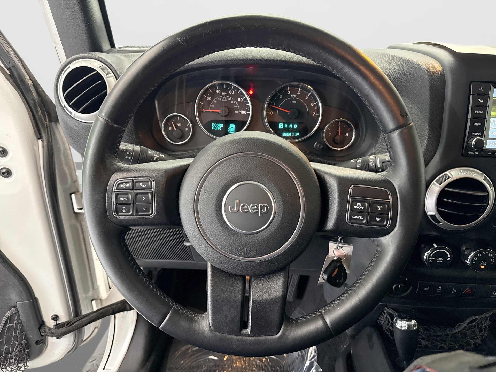 Used 2016 Jeep Wrangler Unlimited Rubicon w/ Dual Top Group AWD/4WD image 11