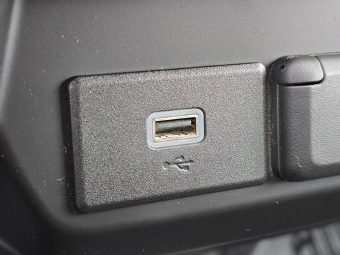 Used 2020 GMC Sierra 1500 2WD Regular Cab w/ Sierra Value Package image 4