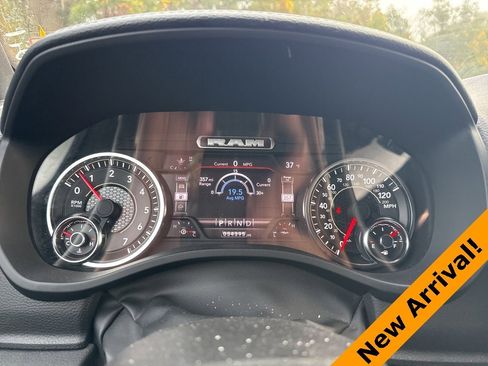 Used 2024 RAM 1500 Laramie image 12