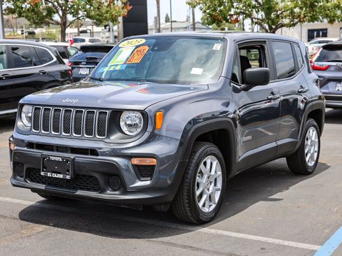 Used 2023 Jeep Renegade Latitude AWD/4WD image 17
