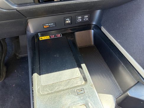 Used 2025 Toyota Camry LE FWD image 29