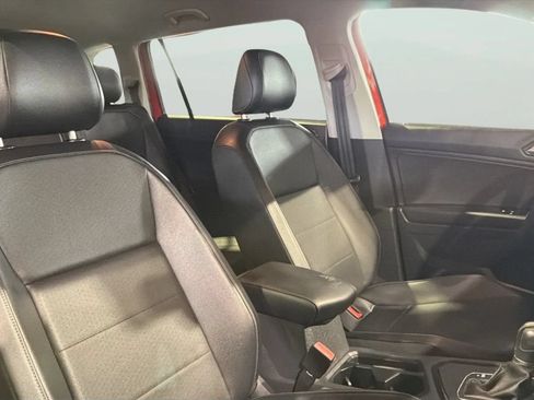 Used 2018 Volkswagen Tiguan SEL FWD image 59