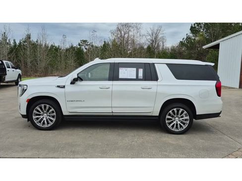 Certified 2022 GMC Yukon XL Denali w/ Denali Premium Package image 5