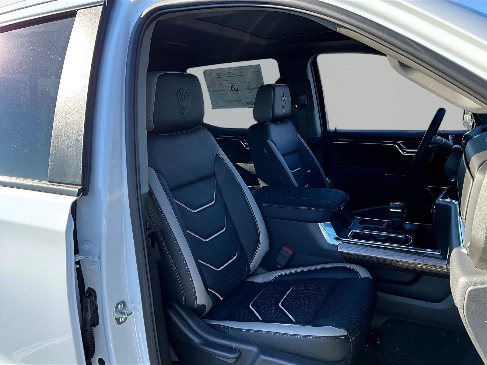 New 2026 Chevrolet Silverado 1500 RST w/ Dark Appearance Package AWD/4WD image 19