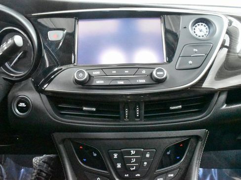 Used 2019 Buick Envision Essence image 21
