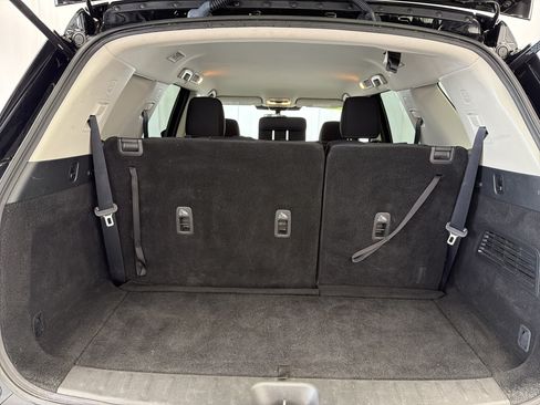 Used 2025 Nissan Pathfinder S FWD image 14