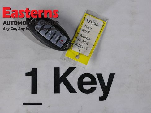 Used 2025 Nissan Altima 2.5 SV FWD image 23