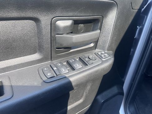 Used 2024 RAM 3500 Tradesman w/ Chrome Appearance Group image 4