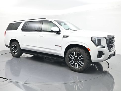 Used 2023 GMC Yukon XL AT4 AWD/4WD image 7