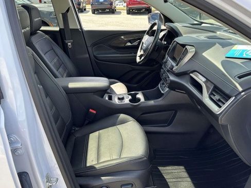 Used 2024 GMC Terrain Denali w/ Denali Premium Package image 9