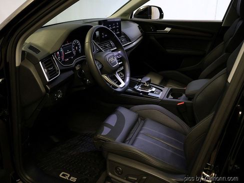 Used 2023 Audi Q5 2.0T Premium Plus w/ Premium Plus Package AWD/4WD image 11